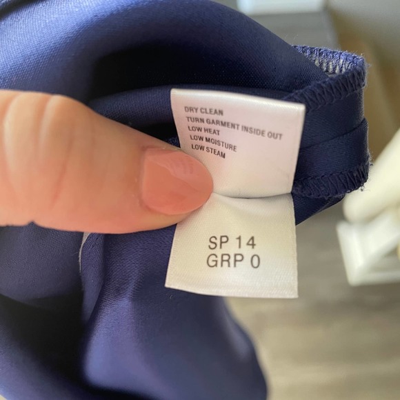 St. John Royal Blue Sleeveless Top Women's size 2 - Picture 4 of 7